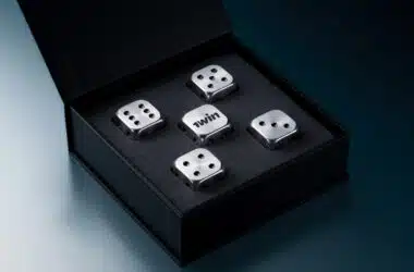 2 3 17895725888u3zqC2Ycd
